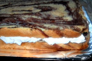 Prajitura cu mousse de frisca si rom