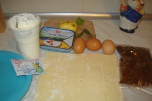 Placinta cu crema de branza si smantana