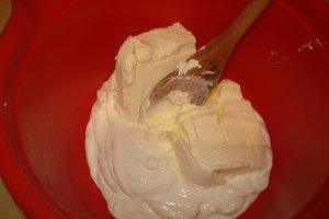 Placinta cu crema de branza si smantana