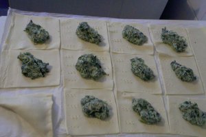 Triunghiuri cu spanac si ricotta