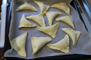 Triunghiuri cu spanac si ricotta