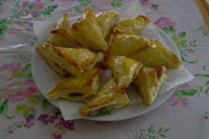 Triunghiuri cu spanac si ricotta