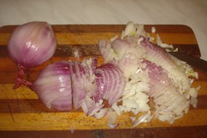 Mancarica de fasole galbena cu marar si rosii