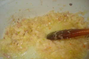 Mancarica de fasole galbena cu marar si rosii