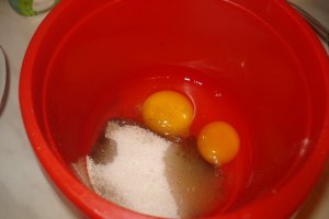 Clatite cu dulceata de afine si inghetata