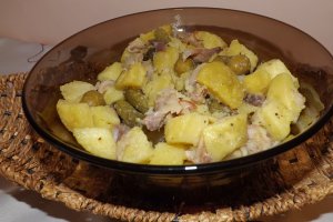 Salata de cartofi cu macrou afumat