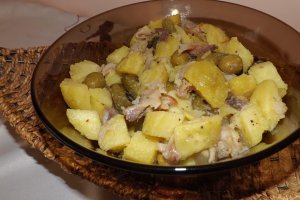 Salata de cartofi cu macrou afumat