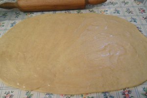 Cornuri fragede cu mere (de post)