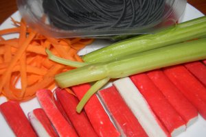 Tagliolini  negre cu surimi