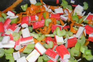 Tagliolini  negre cu surimi
