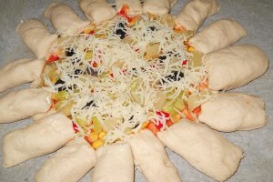 Pizza cu ananas