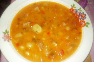 Ciorba de fasole taraneasca cu gusa afumata
