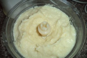 Pasta de conopida cu usturoi
