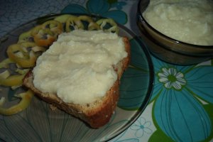 Pasta de conopida cu usturoi