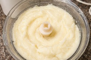 Pasta de conopida cu usturoi