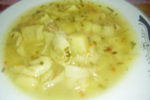 Supa de cartofi ,cuburi de soia si tortellini de post