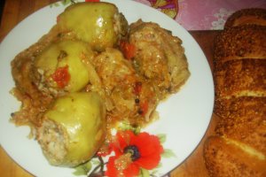 Ardei umpluti cu orez si carne tocata