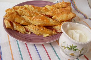 Foietaj cu bacon şi caşcaval