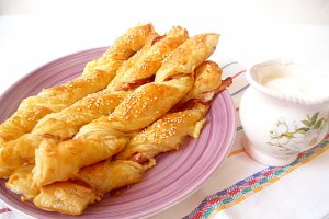 Foietaj cu bacon şi caşcaval