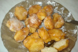 Budinca  de ciocolata cu gogosi