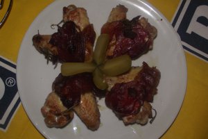 Aripioare de pui cu prosciutto
