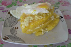 "Tort" de mamaliga