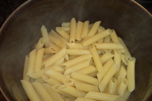 Penne cu piept de pui si ciuperci