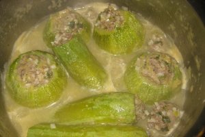 Dovlecei umpluti cu carne