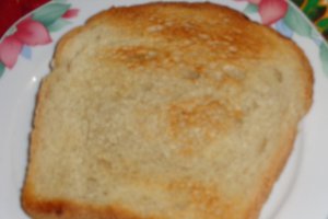 Tartine cu  pasta de icre si ton