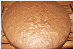 Tort cu crema de vanilie si alune