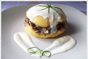 Mamaliguta cu sote de ciuperci