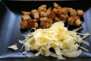 Supa de branzeturi cu crutoane