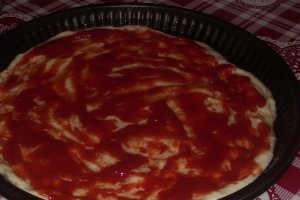 Pizza cu mozzarella,sunca si ciuperci