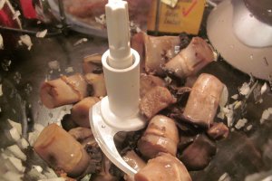 Salată de conopidă, brocoli și ciuperci