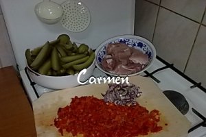 Mancare de castraveti cu rasol de porc.