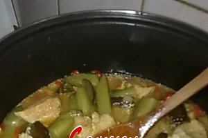 Mancare de castraveti cu rasol de porc.