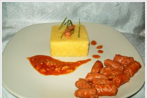 Mamaliguta cu carnati