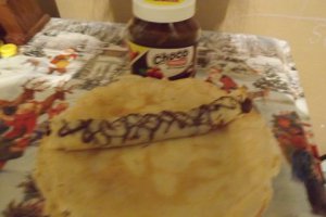 Clatite cu crema de ciocolata