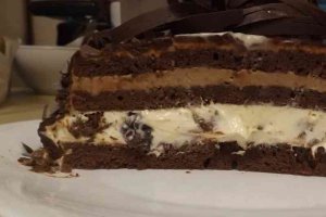 Tort “Dark Night” crema Chantilly si crema de ciocolata