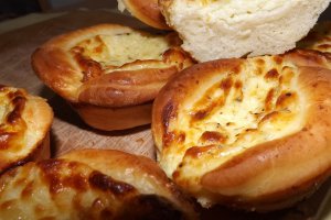 Briose aperitiv cu branza si chimen