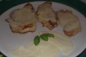 Piept de pui cu cascaval