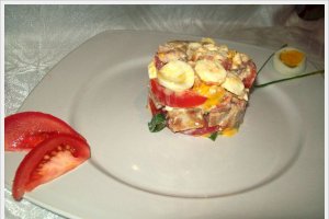 Salata cu cotlet de porc