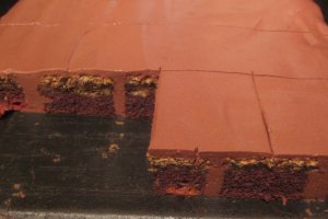 Prajitura cu visine si crema de ciocolata