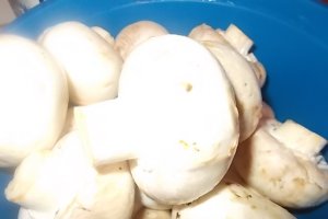 Ciuperci umplute la cuptor