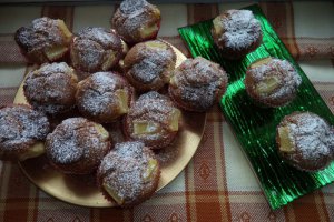 Muffins cu ananas si halva (reteta de post)