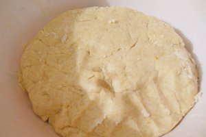 Cornulete cu cocos si nuca, de post