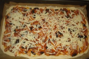 Pizza cu afumatura