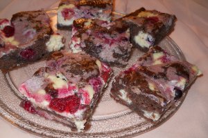 Negresa cu branza de vaci si fructe