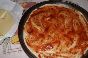 Pizza cu macrou afumat si calamar