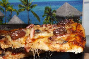 Pizza cu macrou afumat si calamar